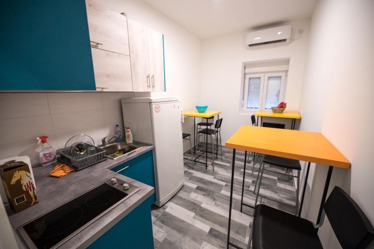Hostel Evropa Nikšić エクステリア 写真