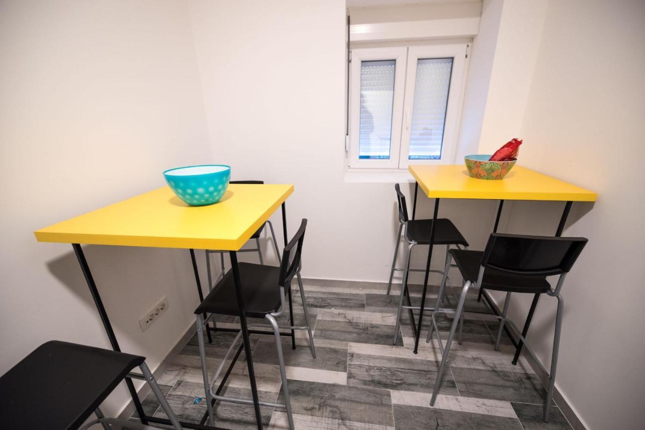 Hostel Evropa Nikšić エクステリア 写真